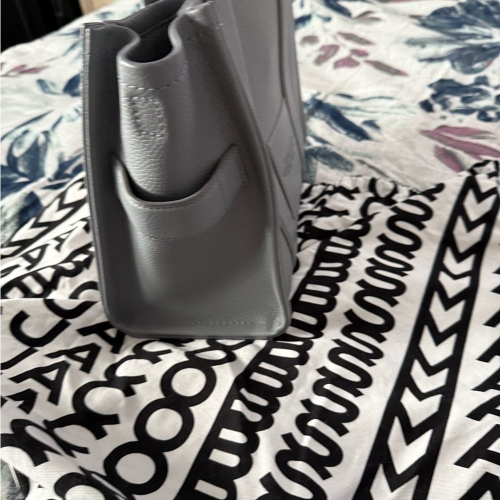 Marc Jacobs The Tote Bag Gray Leather Tote - Picture 3 of 5
